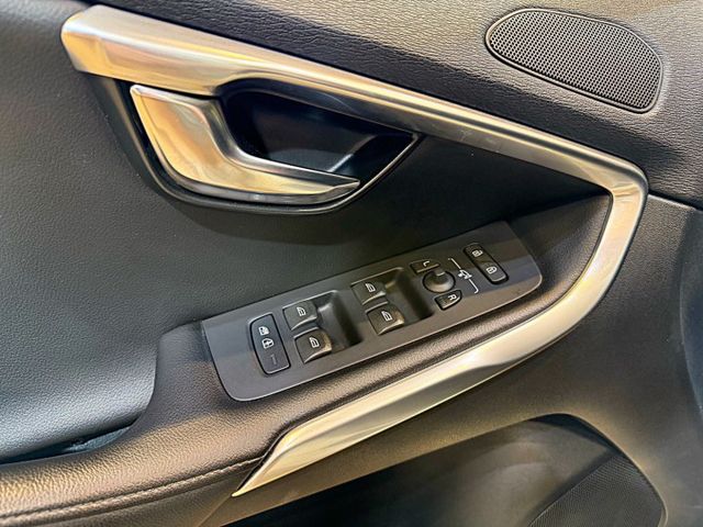 T3豪華版 I-KEY 摸門 9安 快撥 循跡 雙電動椅 恆溫 定速 盲點 停車輔助 ABS  第19張相片