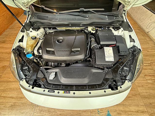 T3豪華版 I-KEY 摸門 9安 快撥 循跡 雙電動椅 恆溫 定速 盲點 停車輔助 ABS  第20張相片