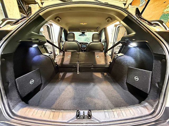 智型旗艦版 I-KEY 6安 摸門 循跡 360環景 倒車顯影 定速 恆溫 盲點 ABS  第7張相片