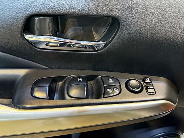 智型旗艦版 I-KEY 6安 摸門 循跡 360環景 倒車顯影 定速 恆溫 盲點 ABS  第19張相片