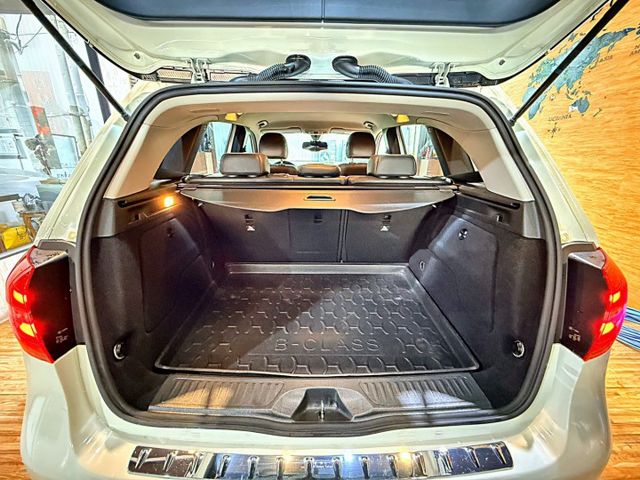 B180 I-KEY 6安 快撥 導航 倒車顯影 定速 電動椅 ABS 安全首選  第6張相片