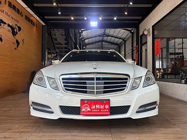 E300 4MATIC 旅行式 I-KEY 9安 摸門 電尾門 快撥 雙電動椅 恆溫 定速 循跡 盲點 ABS  第3張相片