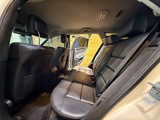 E300 4MATIC 旅行式 I-KEY 9安 摸門 電尾門 快撥 雙電動椅 恆溫 定速 循跡 盲點 ABS  第12張相片