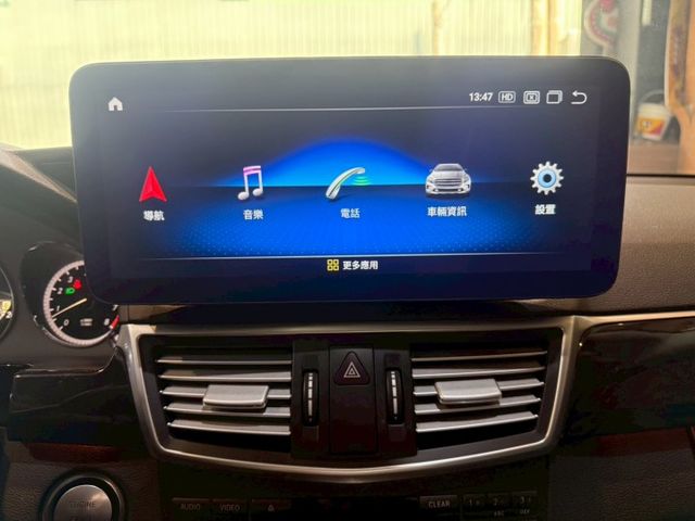 E300 4MATIC 旅行式 I-KEY 9安 摸門 電尾門 快撥 雙電動椅 恆溫 定速 循跡 盲點 ABS  第17張相片