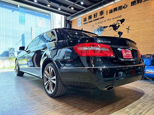 E250 1.8CC 天窗 10安 多媒體影音 雙電動椅 定速 盲點 ABS  第4張相片