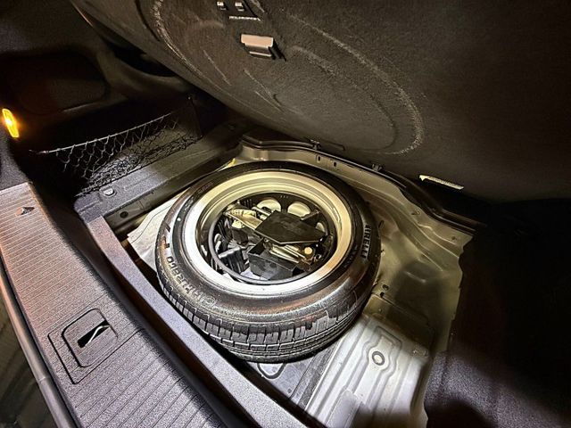 E250 1.8CC 天窗 10安 多媒體影音 雙電動椅 定速 盲點 ABS  第7張相片