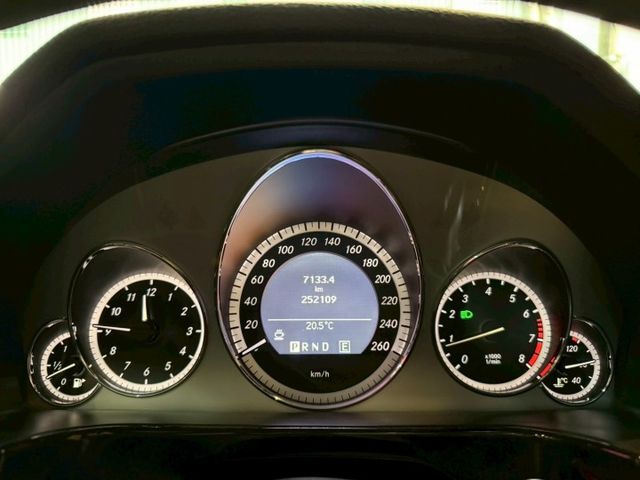 E250 1.8CC 天窗 10安 多媒體影音 雙電動椅 定速 盲點 ABS  第14張相片