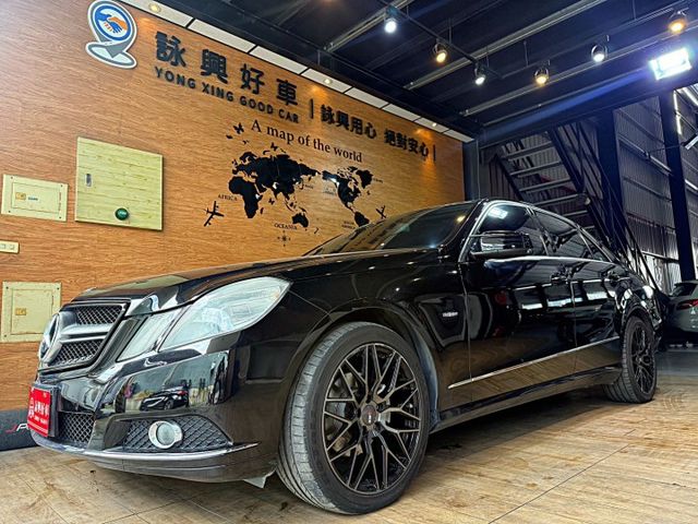 柴油E220 天窗 8安 電動尾門 導航 循跡 雙電動椅 環景 恆溫 定速 ABS  第1張相片