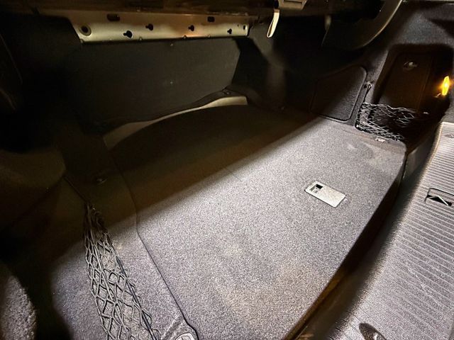 柴油E220 天窗 8安 電動尾門 導航 循跡 雙電動椅 環景 恆溫 定速 ABS  第6張相片