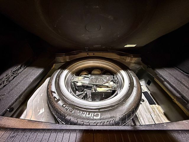 柴油E220 天窗 8安 電動尾門 導航 循跡 雙電動椅 環景 恆溫 定速 ABS  第8張相片