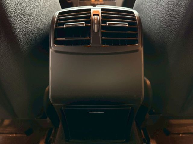 柴油E220 天窗 8安 電動尾門 導航 循跡 雙電動椅 環景 恆溫 定速 ABS  第18張相片