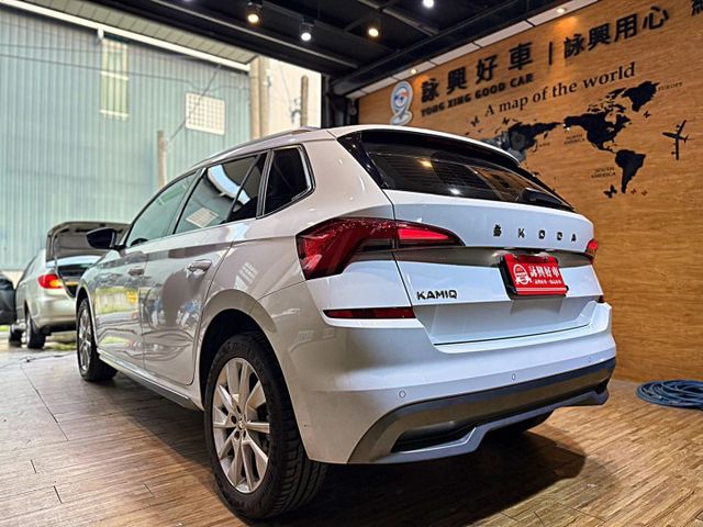 1.0豪華動能版 I-KEY 6安 摸門 電尾門 車道偏移 定速 恆溫 盲點 ABS  第2張相片