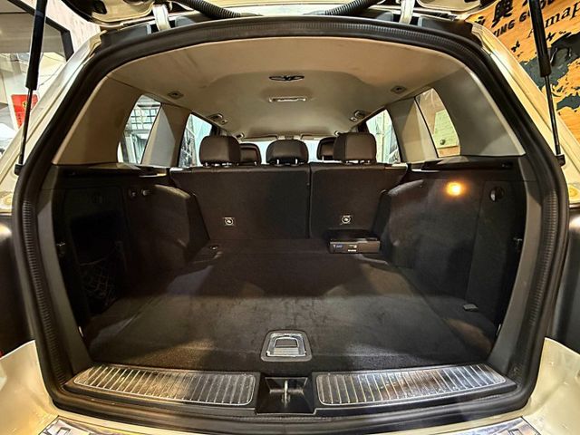 GLK220D 4WD 6安 快撥 電尾門 循跡 定速 雙電動椅 恆溫 ABS  第6張相片