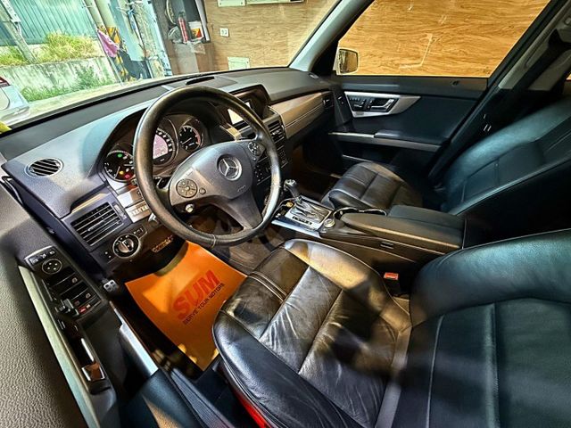 GLK220D 4WD 6安 快撥 電尾門 循跡 定速 雙電動椅 恆溫 ABS  第11張相片