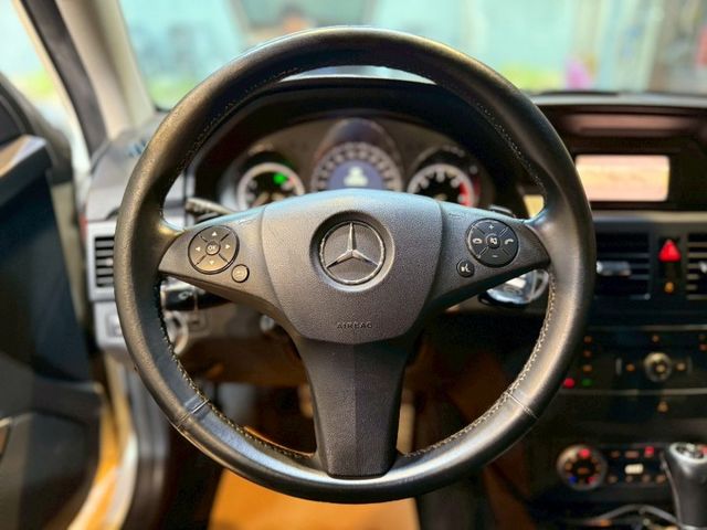 GLK220D 4WD 6安 快撥 電尾門 循跡 定速 雙電動椅 恆溫 ABS  第14張相片