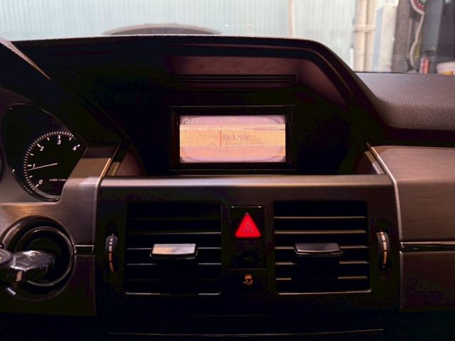 GLK220D 4WD 6安 快撥 電尾門 循跡 定速 雙電動椅 恆溫 ABS  第15張相片