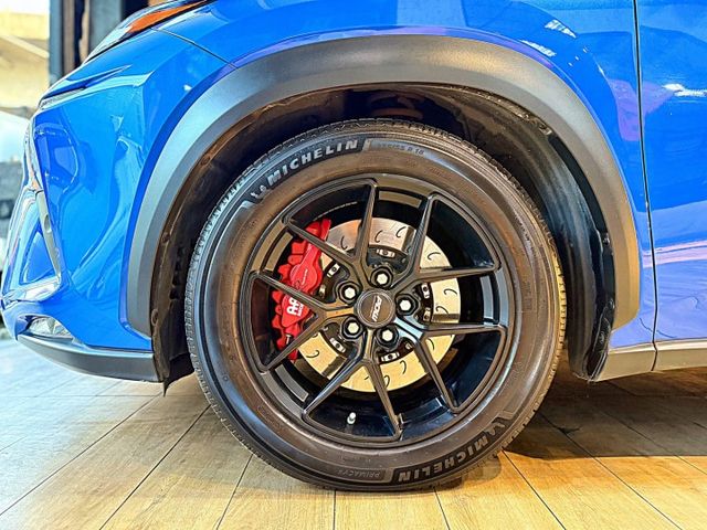 豪華版 I-KEY 天窗 摸門 9安 電尾門 快撥 ACC跟車 導航 循跡 雙電動椅 車道偏移 AP卡鉗 TOMEI避震  第10張相片