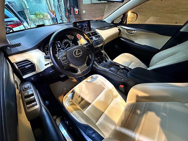 豪華版 I-KEY 天窗 摸門 9安 電尾門 快撥 ACC跟車 導航 循跡 雙電動椅 車道偏移 AP卡鉗 TOMEI避震  第12張相片