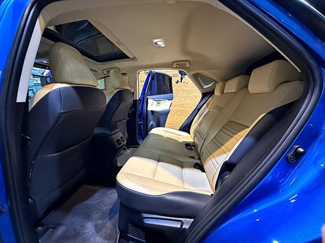 豪華版 I-KEY 天窗 摸門 9安 電尾門 快撥 ACC跟車 導航 循跡 雙電動椅 車道偏移 AP卡鉗 TOMEI避震  第13張相片