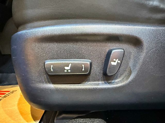 豪華版 I-KEY 天窗 摸門 9安 電尾門 快撥 ACC跟車 導航 循跡 雙電動椅 車道偏移 AP卡鉗 TOMEI避震  第19張相片