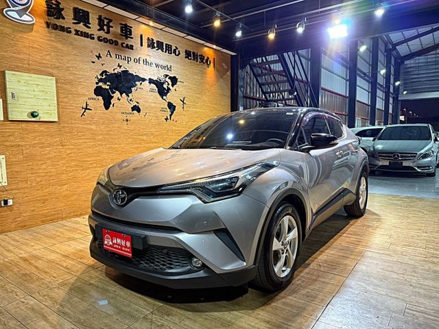 豪華版 I-KEY 摸門 9安 電尾門 導航 循跡 定速 恆溫 ABS  第1張相片