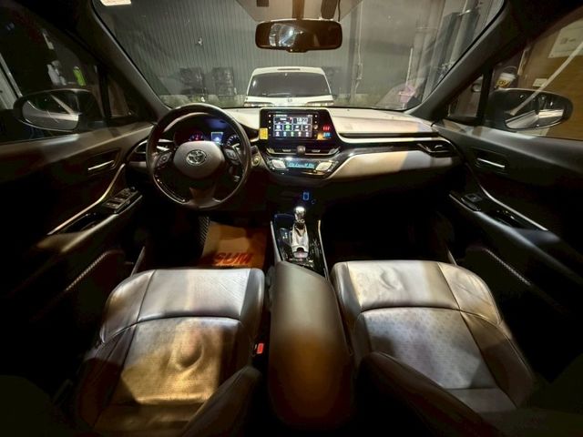 豪華版 I-KEY 摸門 9安 電尾門 導航 循跡 定速 恆溫 ABS  第10張相片