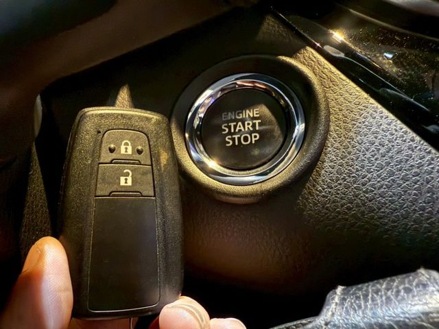 豪華版 I-KEY 摸門 9安 電尾門 導航 循跡 定速 恆溫 ABS  第17張相片