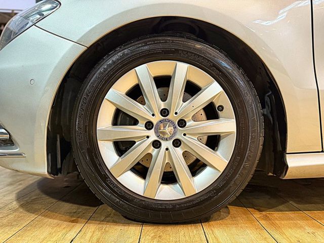 B200 11安 快撥 導航 循跡 定速 雙電動椅 恆溫 ABS 安全首選  第9張相片