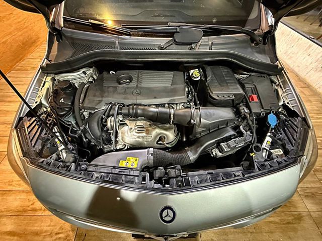 B200 11安 快撥 導航 循跡 定速 雙電動椅 恆溫 ABS 安全首選  第20張相片