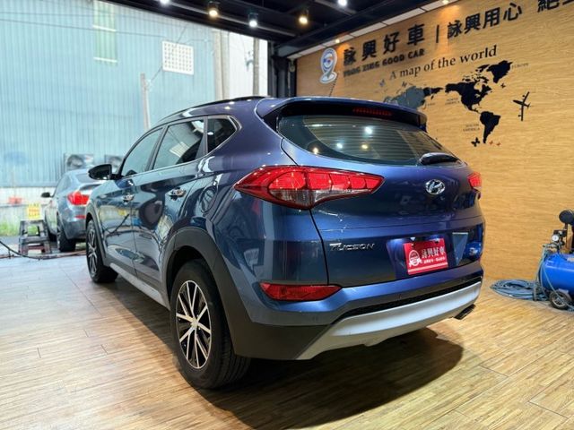 尊貴TURBO版 I-KEY 全景天窗 6安 循跡 電動椅 倒車顯影 定速 恆溫 ABS  第4張相片