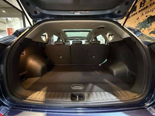 尊貴TURBO版 I-KEY 全景天窗 6安 循跡 電動椅 倒車顯影 定速 恆溫 ABS  第6張相片