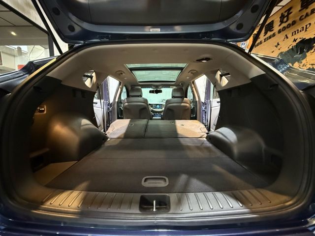 尊貴TURBO版 I-KEY 全景天窗 6安 循跡 電動椅 倒車顯影 定速 恆溫 ABS  第7張相片