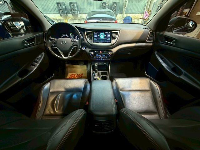 尊貴TURBO版 I-KEY 全景天窗 6安 循跡 電動椅 倒車顯影 定速 恆溫 ABS  第9張相片