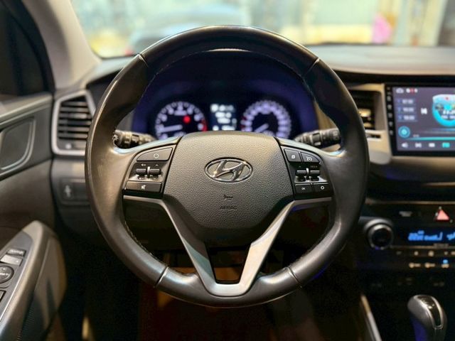 尊貴TURBO版 I-KEY 全景天窗 6安 循跡 電動椅 倒車顯影 定速 恆溫 ABS  第12張相片