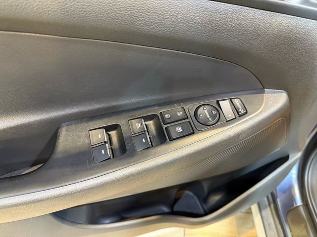 尊貴TURBO版 I-KEY 全景天窗 6安 循跡 電動椅 倒車顯影 定速 恆溫 ABS  第19張相片