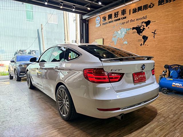 320GT Luxury版 全景天窗 IKEY 換檔快撥 定速 電動椅 電尾門  第4張相片