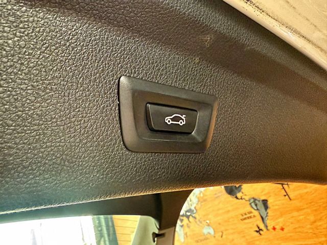 320GT Luxury版 全景天窗 IKEY 換檔快撥 定速 電動椅 電尾門  第10張相片