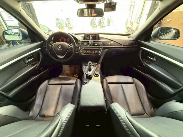 320GT Luxury版 全景天窗 IKEY 換檔快撥 定速 電動椅 電尾門  第11張相片