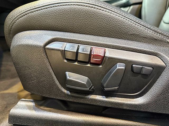 320GT Luxury版 全景天窗 IKEY 換檔快撥 定速 電動椅 電尾門  第18張相片