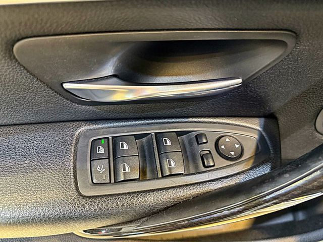 320GT Luxury版 全景天窗 IKEY 換檔快撥 定速 電動椅 電尾門  第19張相片