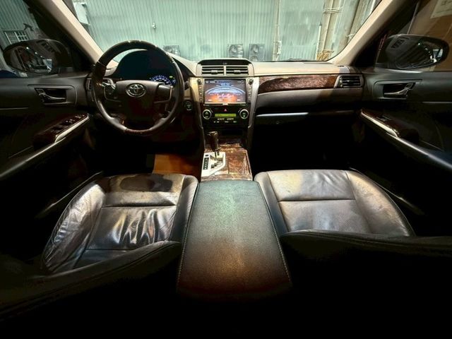 G版 里程22萬已更換大電池 I-KEY 雙安 摸門 循跡 電動椅 恆溫 倒車顯影 ABS  第8張相片