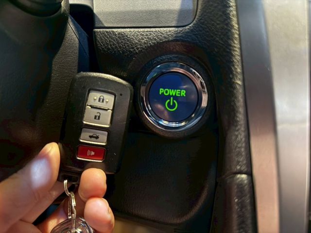 G版 里程22萬已更換大電池 I-KEY 雙安 摸門 循跡 電動椅 恆溫 倒車顯影 ABS  第15張相片