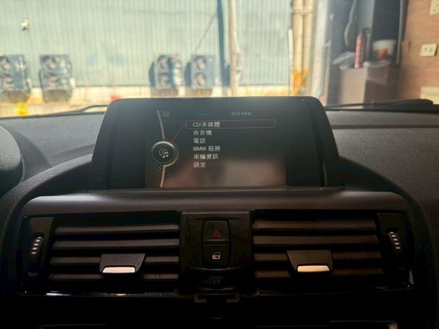 116I 6安 I-KEY 循跡 恆溫 多功能方向盤 ABS 安全首選  第15張相片