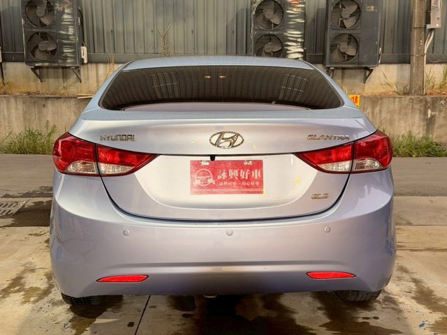 1.8GLS旗艦型 I-KEY 摸門 雙安 天窗 導航 循跡 定速 環景 恆溫 ABS  第4張相片