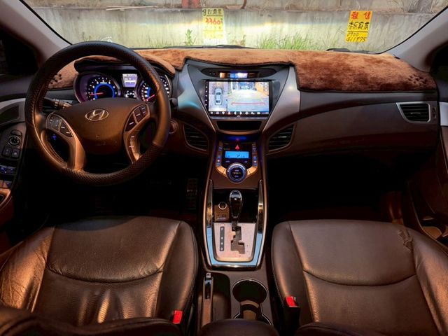 1.8GLS旗艦型 I-KEY 摸門 雙安 天窗 導航 循跡 定速 環景 恆溫 ABS  第5張相片