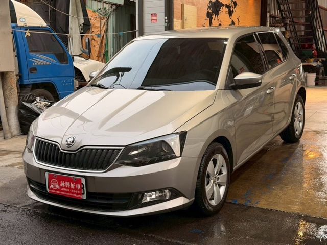 1.2TSI I-KEY 6安 定速 倒車顯影 ABS 安全首選  第1張相片