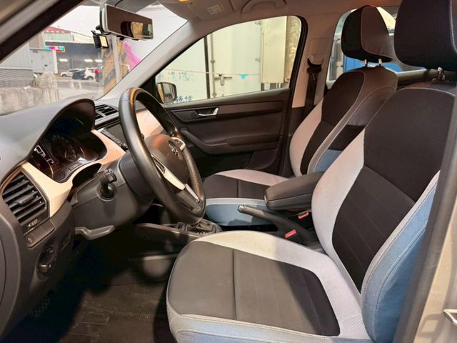 1.2TSI I-KEY 6安 定速 倒車顯影 ABS 安全首選  第5張相片