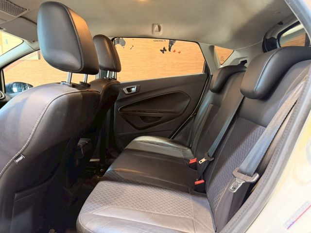 馬丁頭 1.5運動型 I-KEY 恆溫 定速 多功能方向盤 安全首選  第6張相片