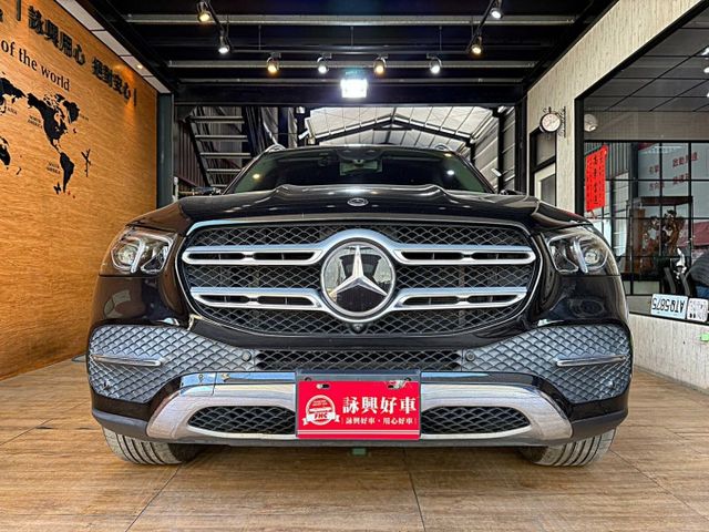 GLE450 4MATIC油電 7人座 全車犀牛皮I-KEY 摸門 電動椅 環景 液晶螢幕 導航 倒車顯影 新車390萬  第4張相片