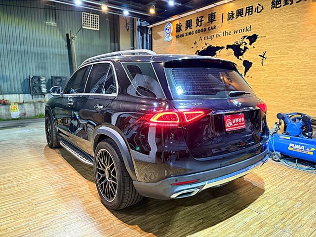 GLE450 4MATIC油電 7人座 全車犀牛皮I-KEY 摸門 電動椅 環景 液晶螢幕 導航 倒車顯影 新車390萬  第5張相片